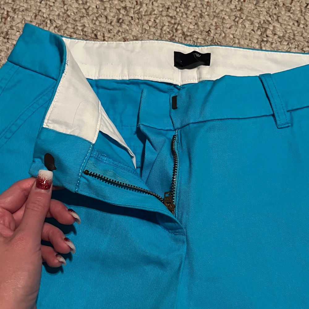 J. Crew 5” Chino Shorts - Picture 4 of 5